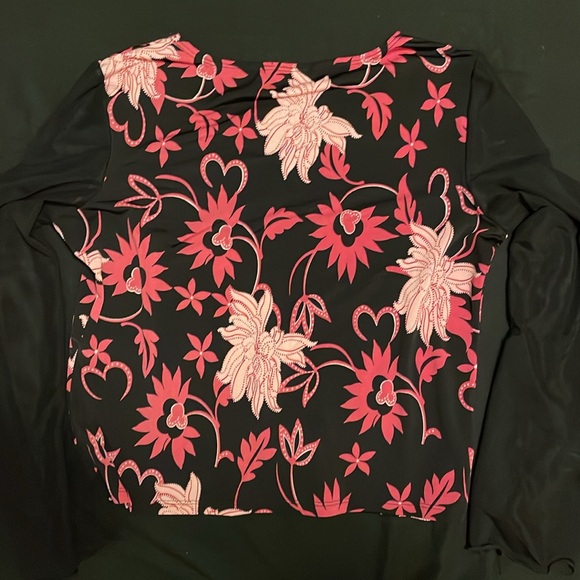 4/$20 | Black and Pink Floral Long sleeve Blouse with sheer sleeves - Picture 7 of 7